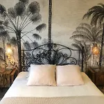 L'heure Bleue Bed and Breakfast