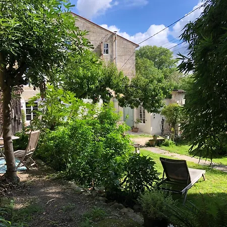 L'heure Bleue Saintes