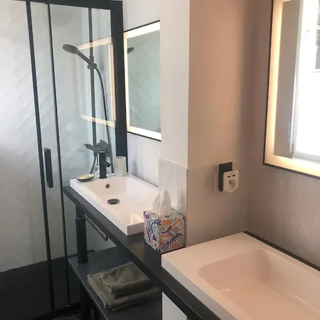 L'heure Bleue Saintes