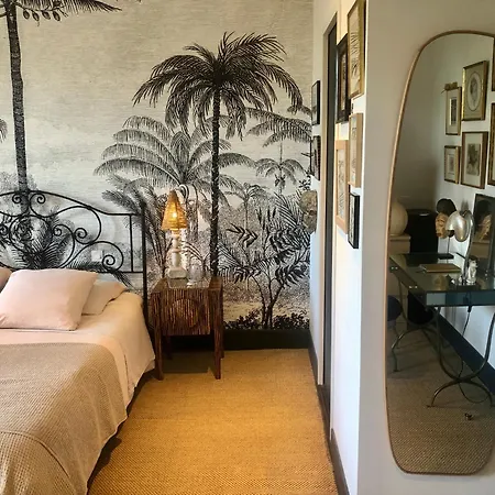 L'heure Bleue 3* Saintes