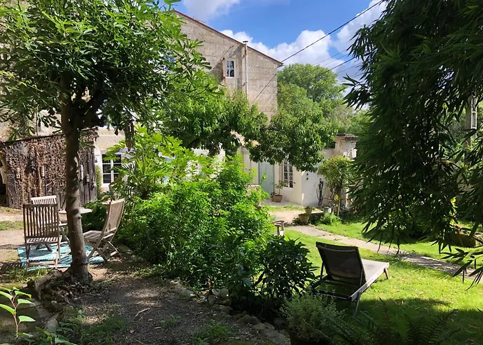 L'heure Bleue Saintes