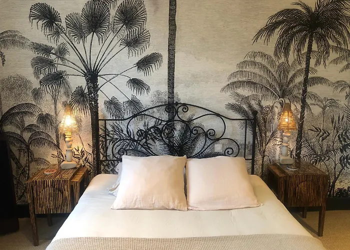 L'heure Bleue Bed and breakfast