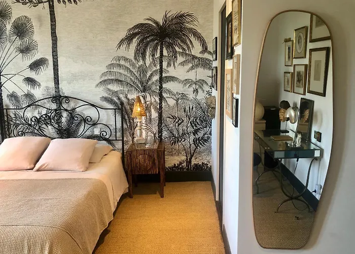 L'heure Bleue 3* Saintes